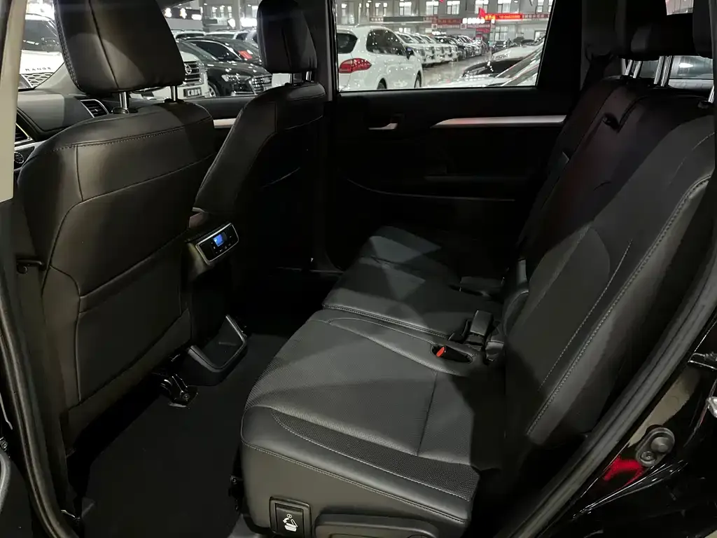 Toyota Highlander 2021 из CN, фото 4