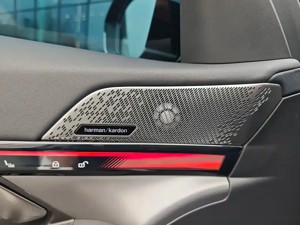 BMW i5 2025 из CN, фото 9