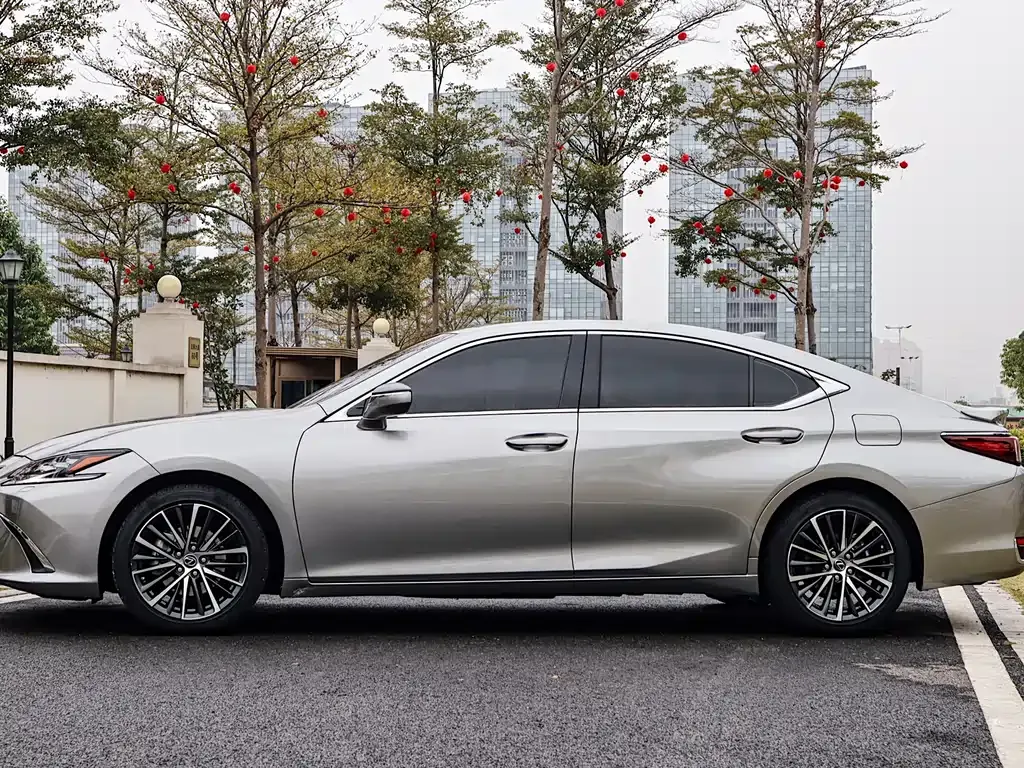 Lexus ES — фото 4