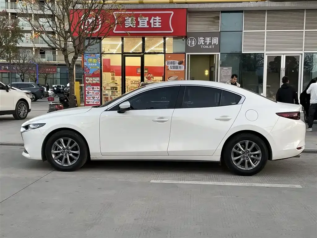 Mazda 3 Axela 2022 из CN, фото 4