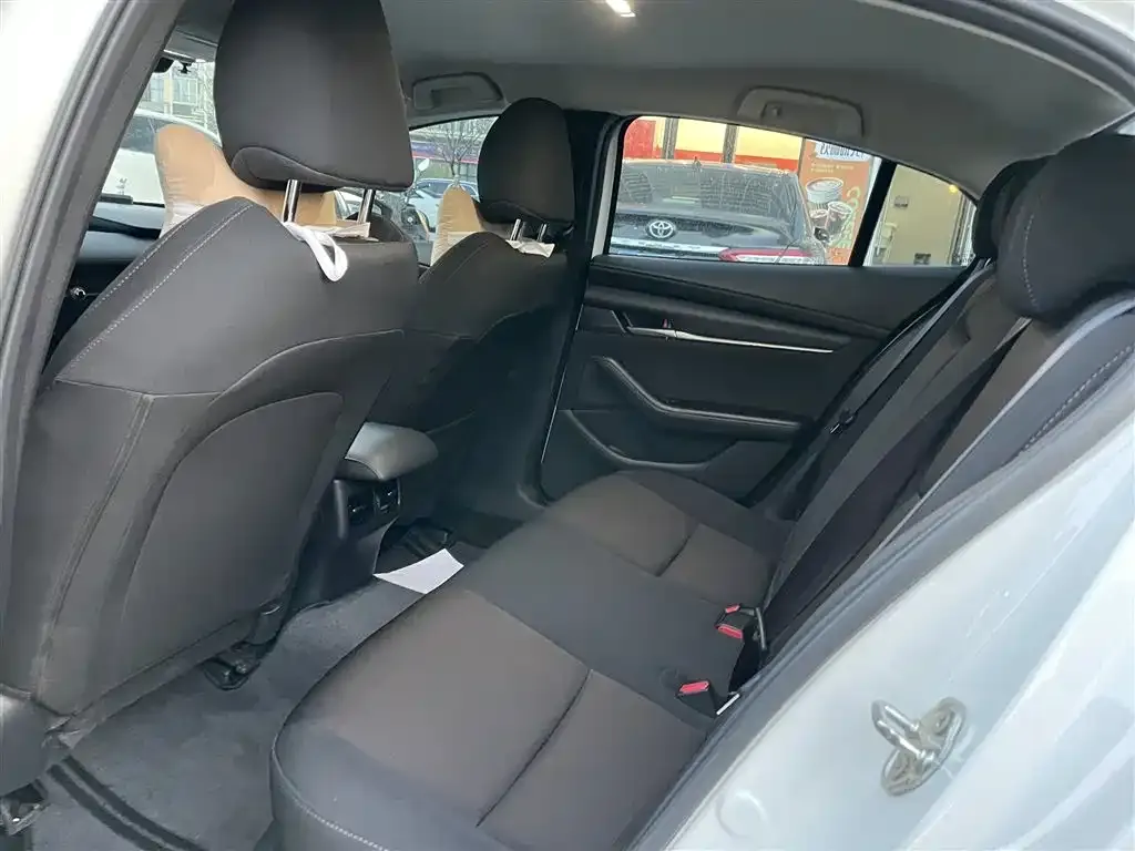 Mazda 3 Axela 2022 из CN, фото 2