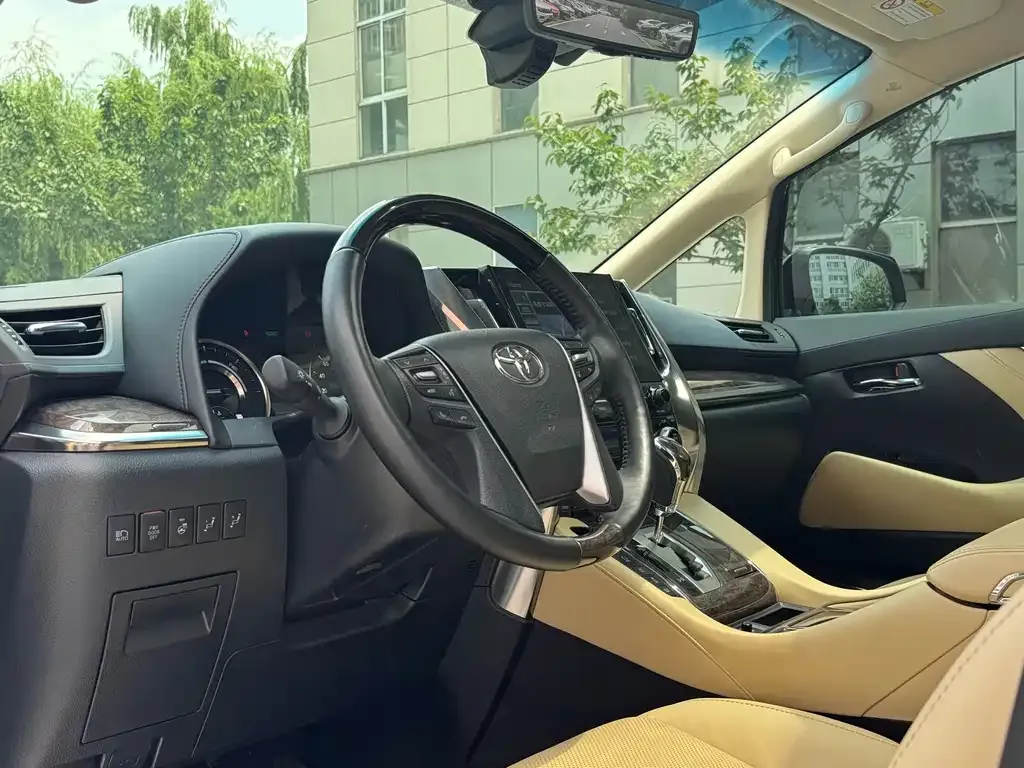 Toyota Vellfire 2022 из CN, фото 2