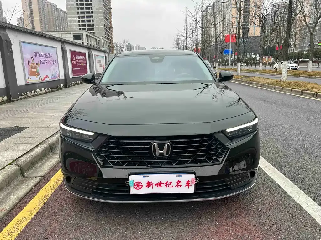 Honda Accord — фото 1