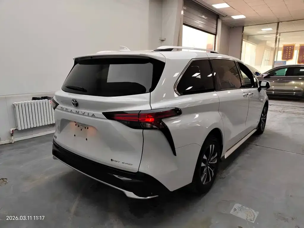 Toyota Granvia 2024 из CN, фото 6