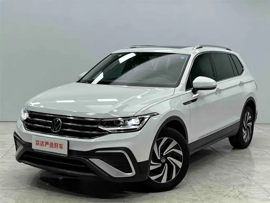 Volkswagen Tiguan L — фото 6