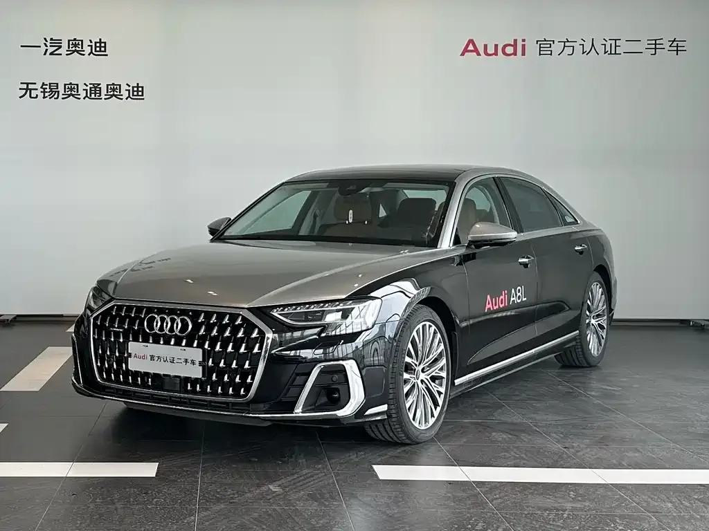 Audi A8 — фото 1