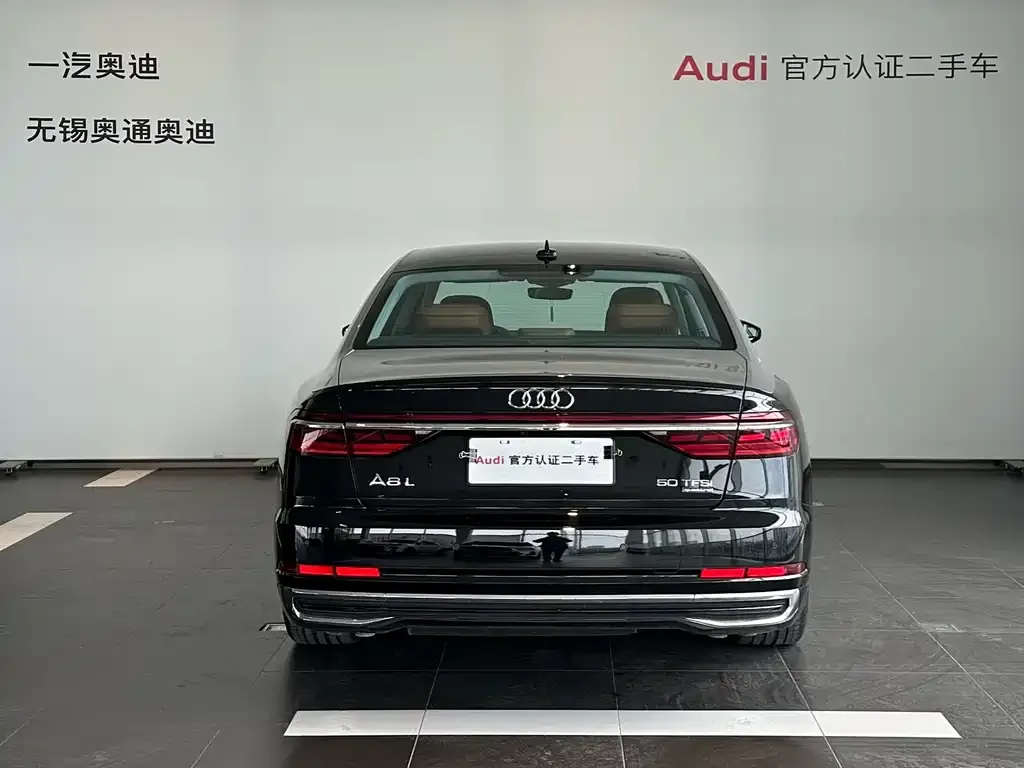 Audi A8 — фото 2