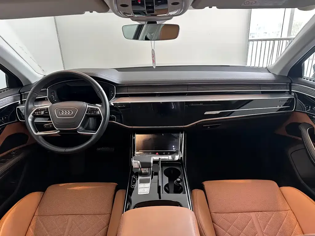 Audi A8 — фото 9