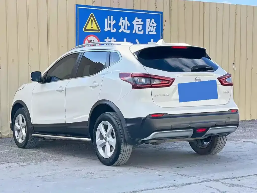 Nissan Qashqai — фото 7