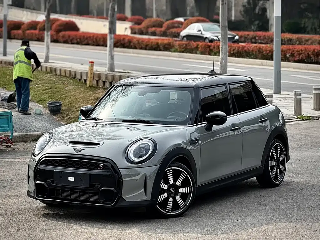 MINI Cooper (3-door) 2021 из CN, фото 1