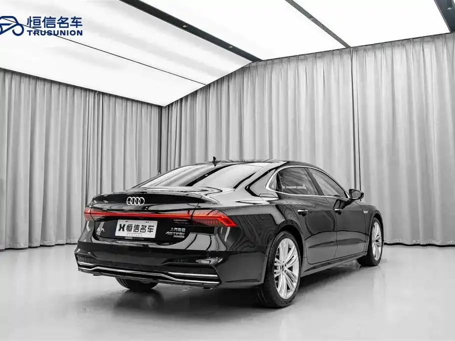 Audi A7L — фото 8