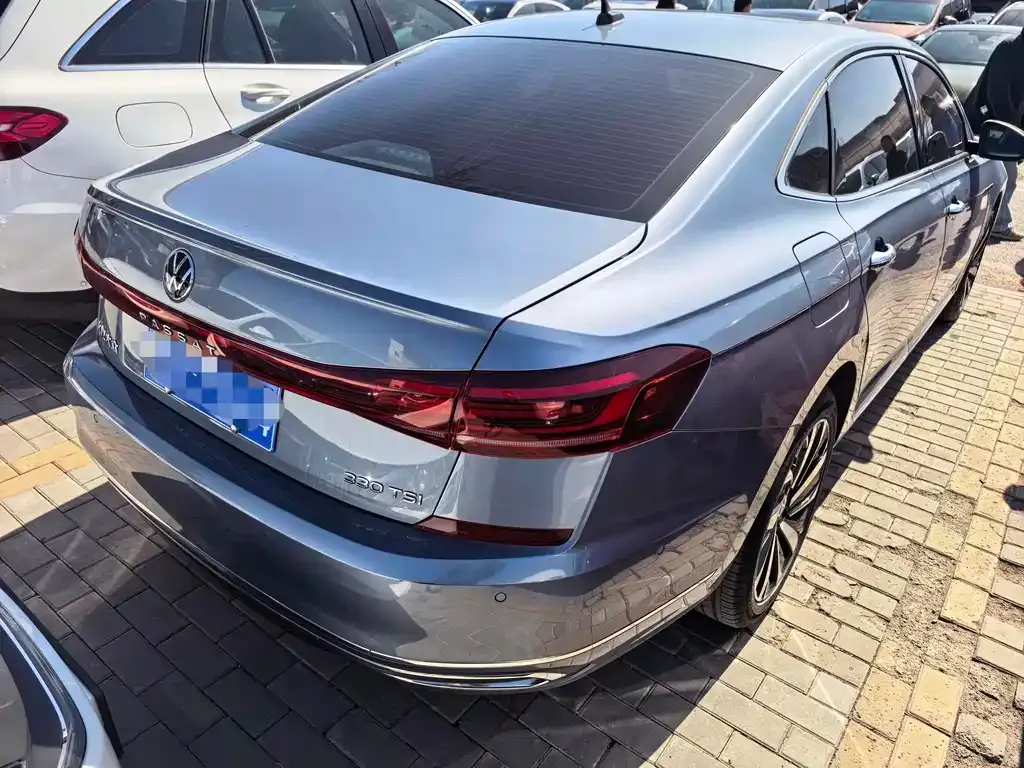 Volkswagen Passat — фото 10