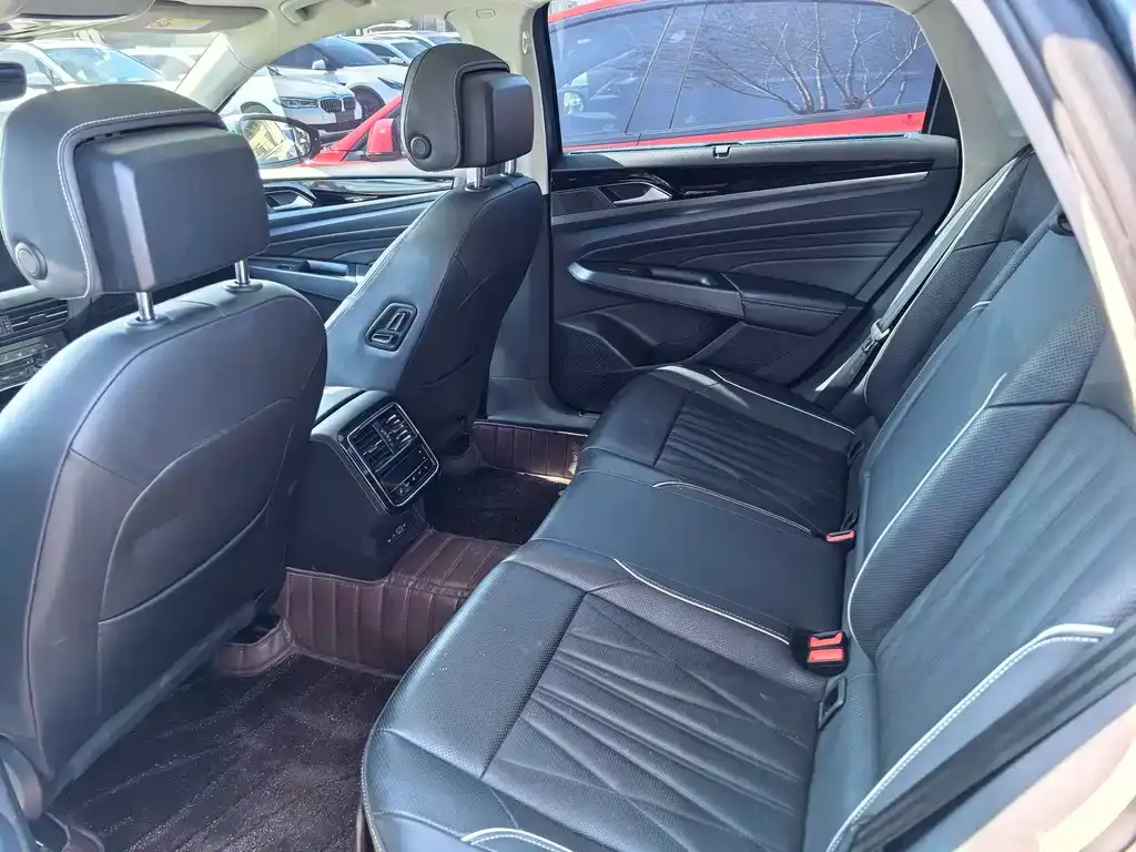 Volkswagen Passat — фото 2