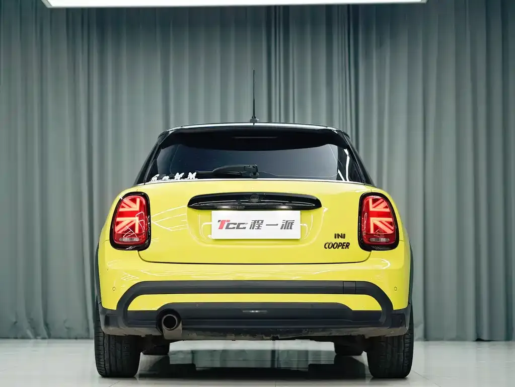 MINI Cooper (3-door) 2022 из CN, фото 2