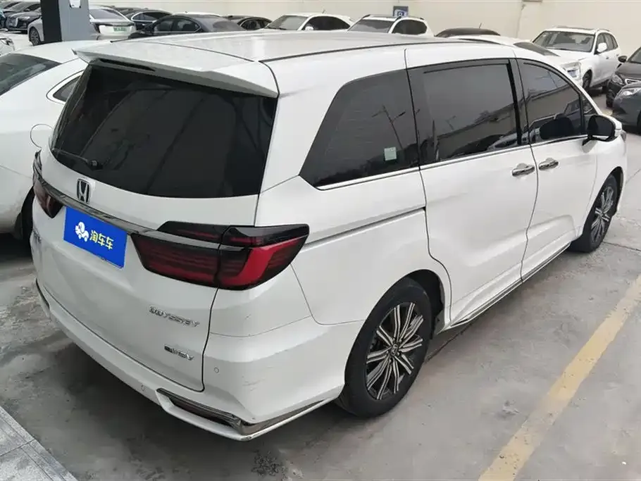 Honda Odyssey — фото 10