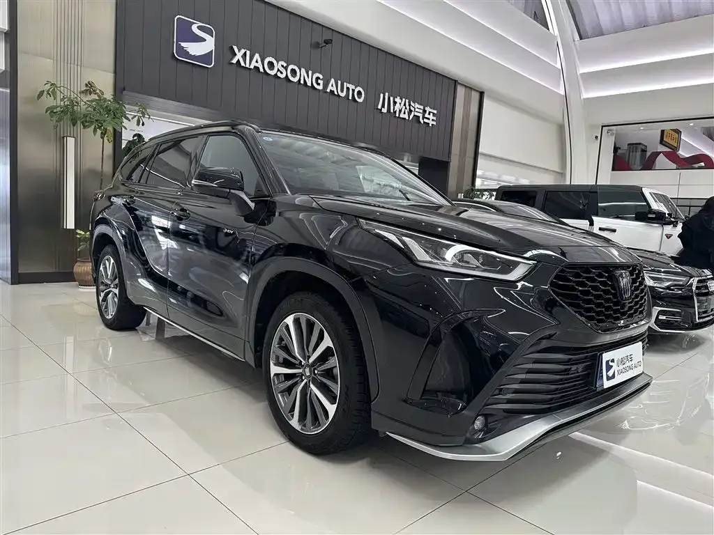 Toyota Crown Kluger 2025 из CN, фото 8