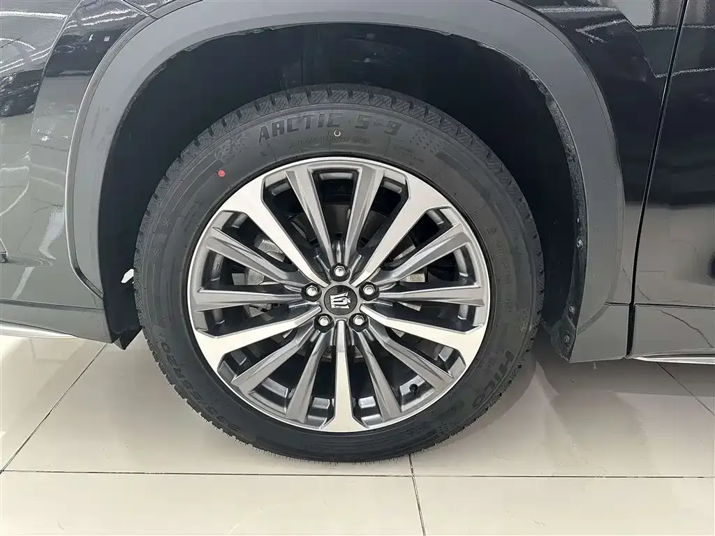Toyota Crown Kluger 2025 из CN, фото 9