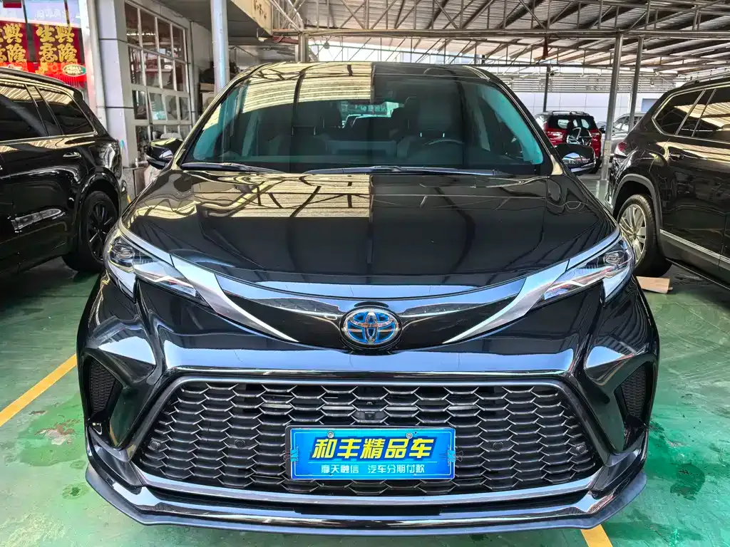 Toyota Granvia 2023 из CN, фото 2