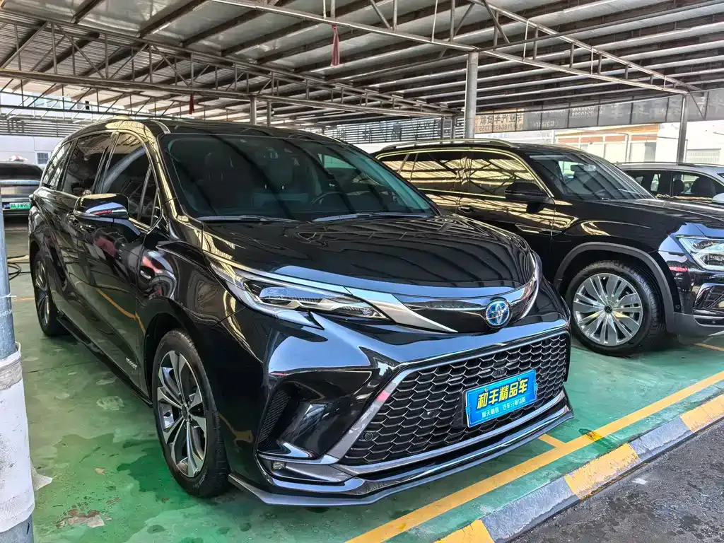 Toyota Granvia 2023 из CN, фото 7