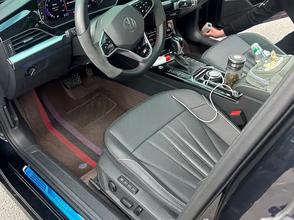 Volkswagen Passat 2024 из CN, фото 2