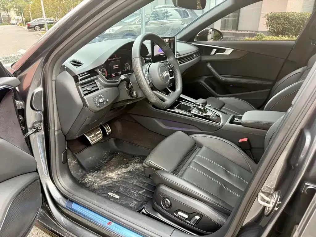 Audi A4L 2024 из CN, фото 3