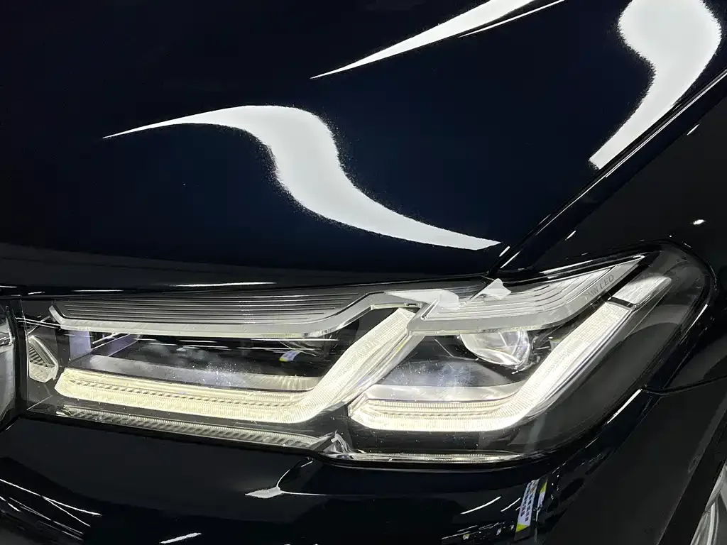 BMW 5 Series — фото 10
