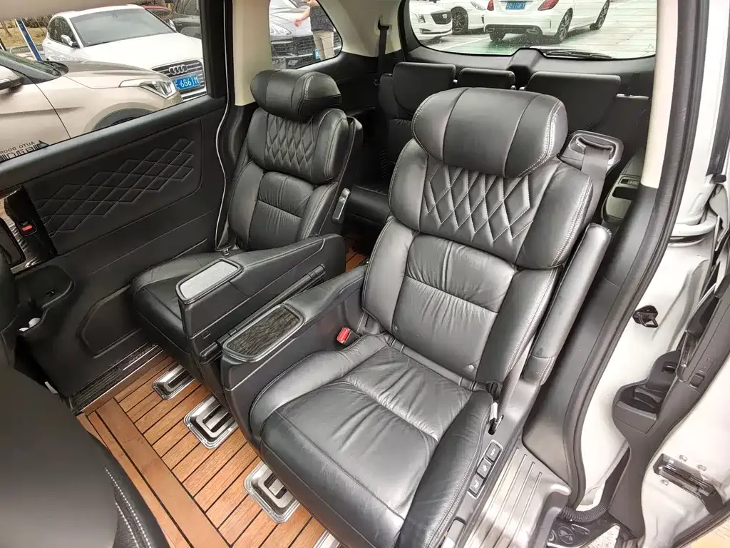 Honda Elysion 2021 из CN, фото 3