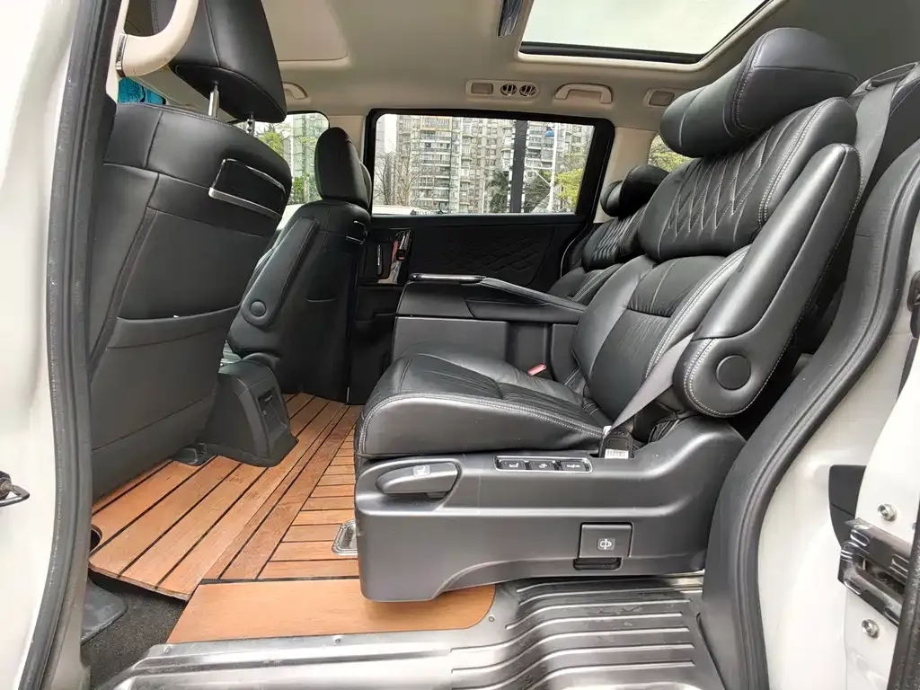 Honda Elysion 2021 из CN, фото 2
