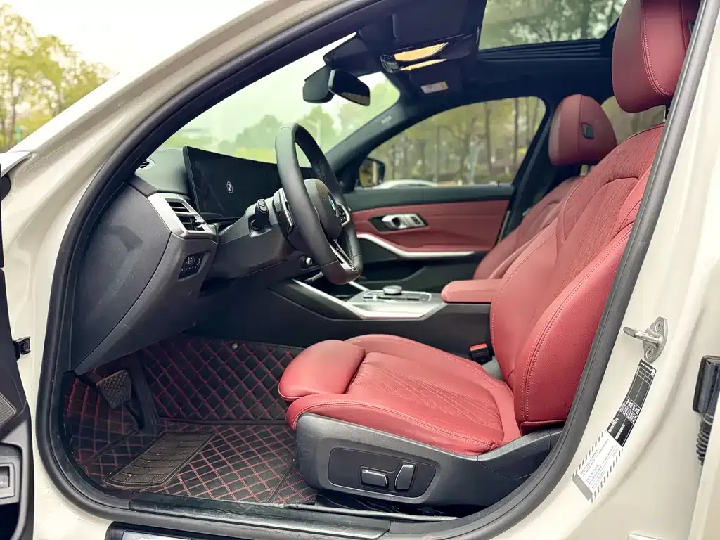 BMW 3 Series 2024 из CN, фото 7