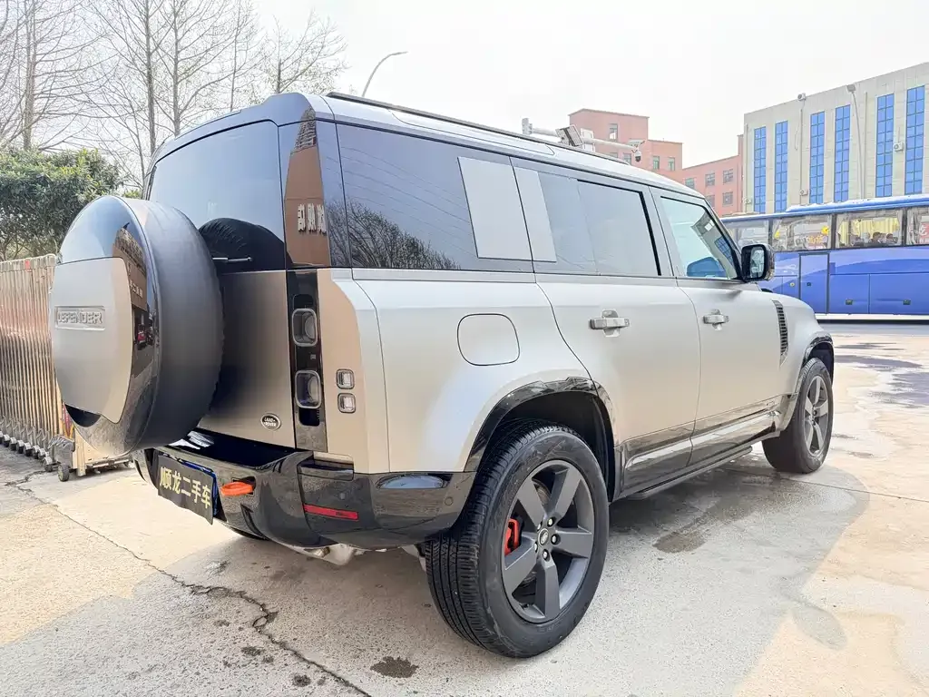 Land Rover Defender — фото 10