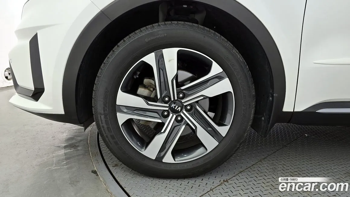 Kia Sorento — фото 6