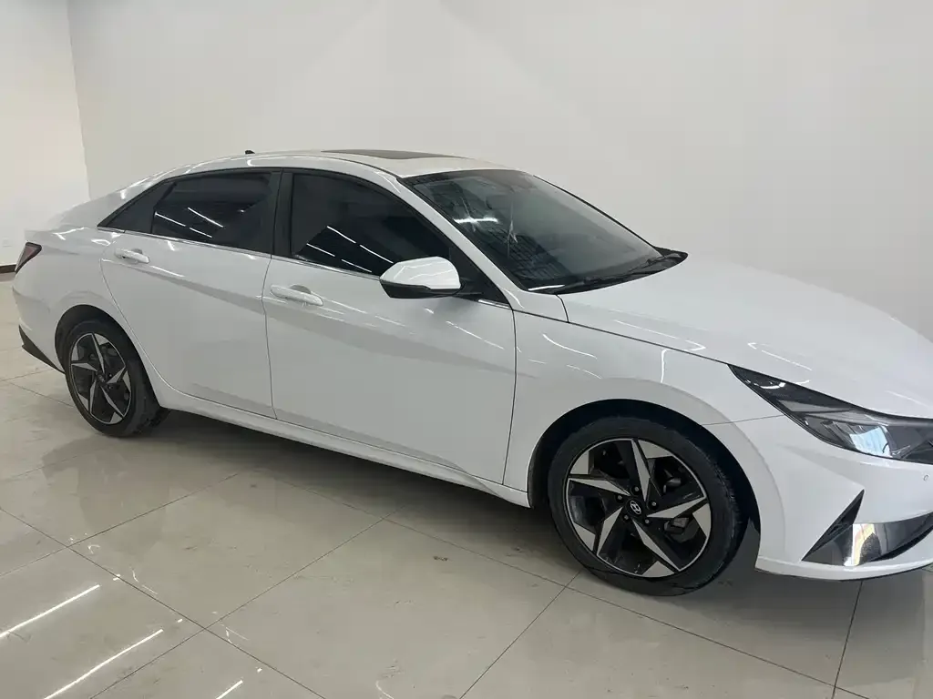 Hyundai Elantra 2023 из CN, фото 2