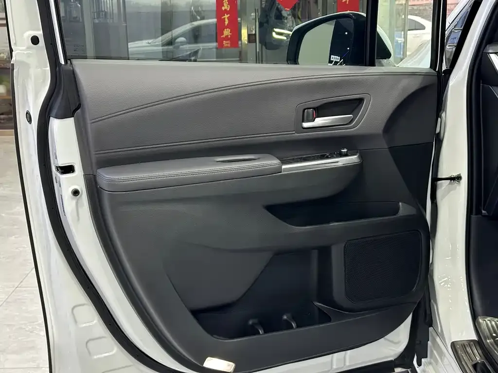 Toyota Sienna 2024 из CN, фото 10