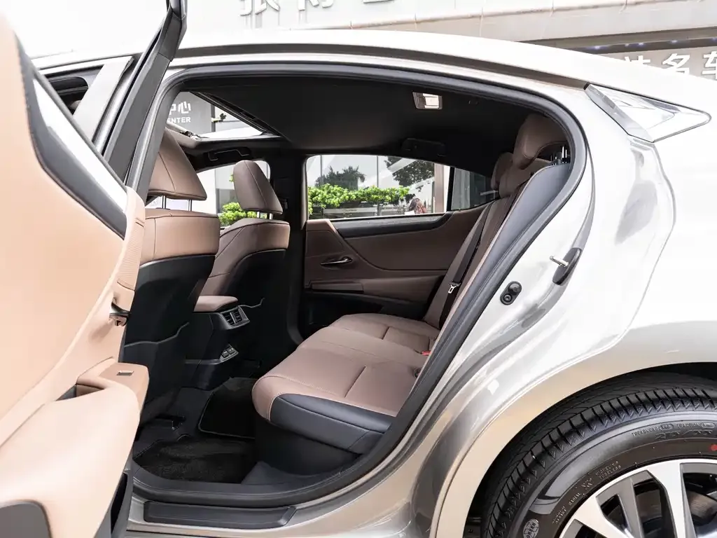 Lexus ES 2025 из CN, фото 10