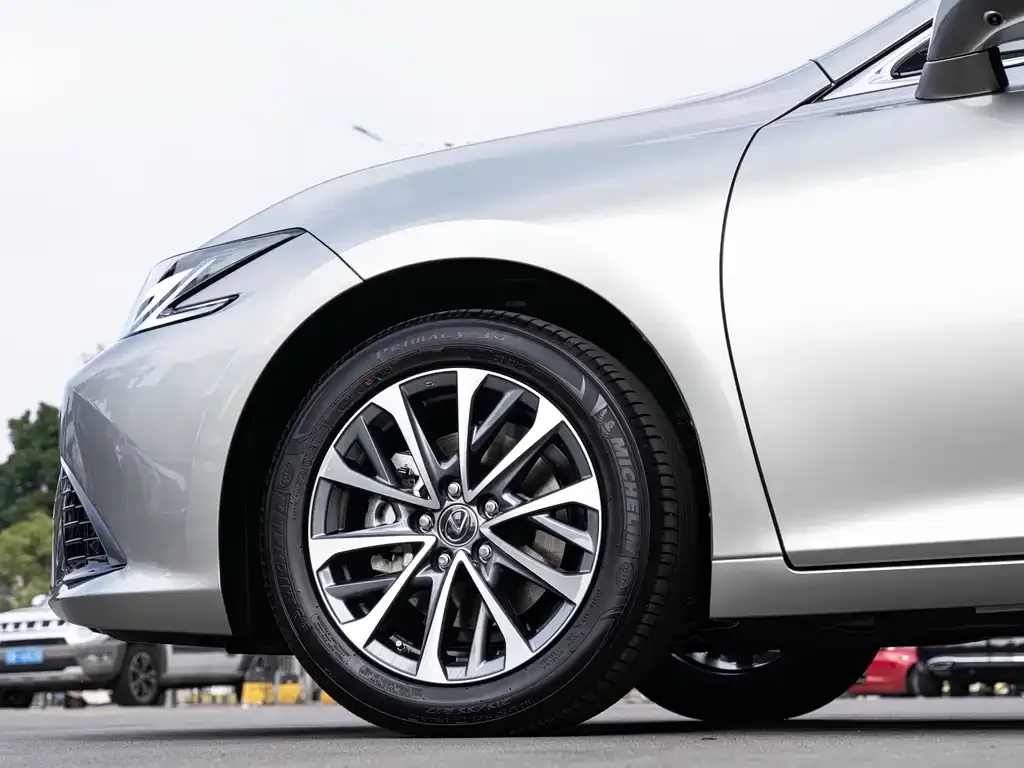 Lexus ES 2025 из CN, фото 9