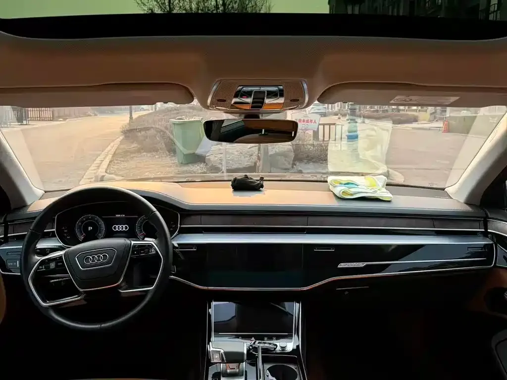 Audi A8 — фото 3