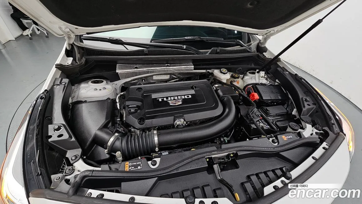 Cadillac XT4 2023 из KR, фото 9