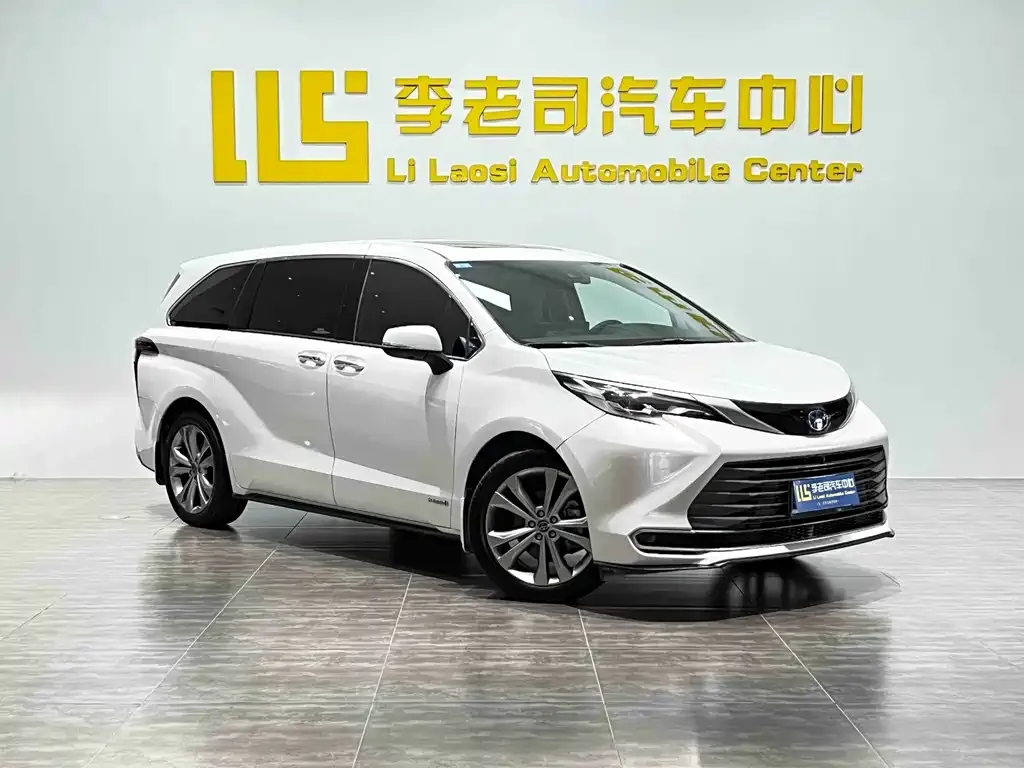 Toyota Sienna — фото 10