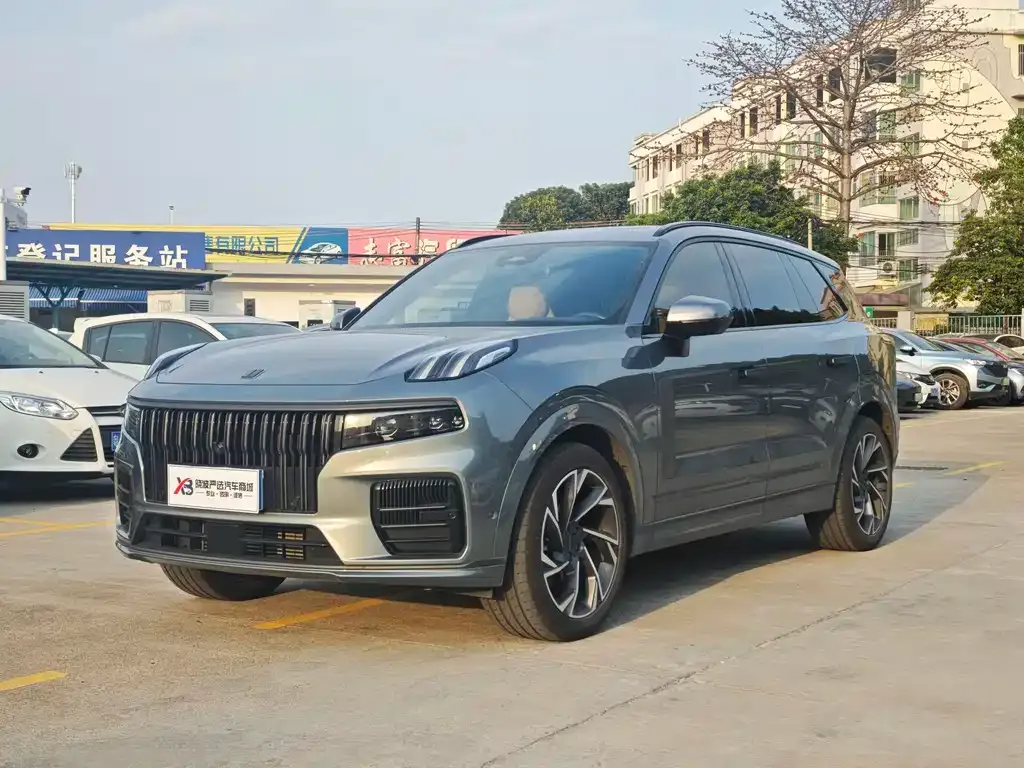 Lynk & Co 09