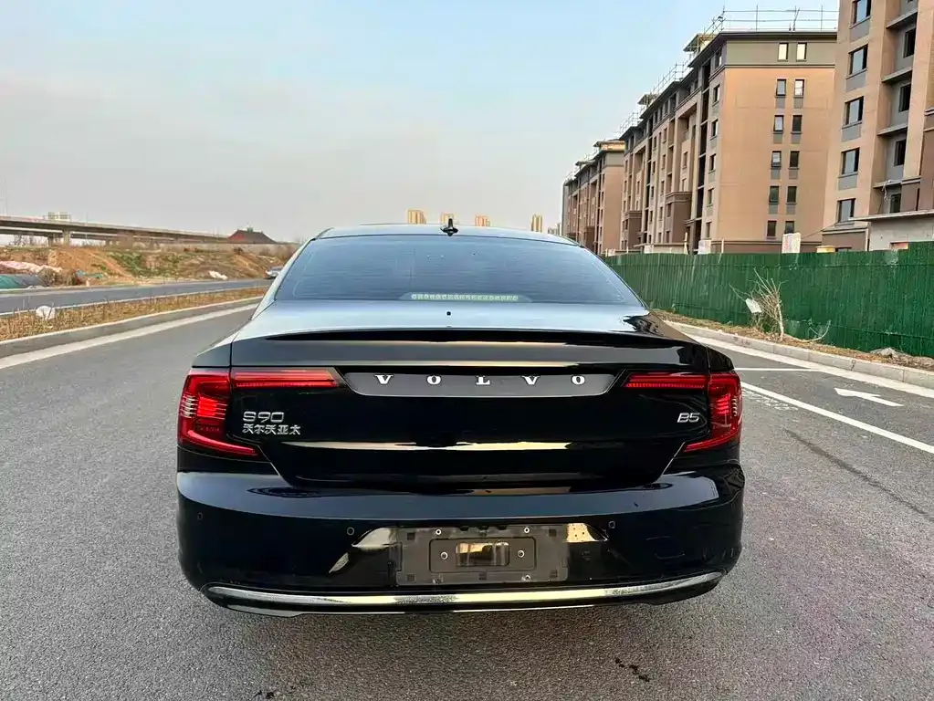 Volvo S90 — фото 2