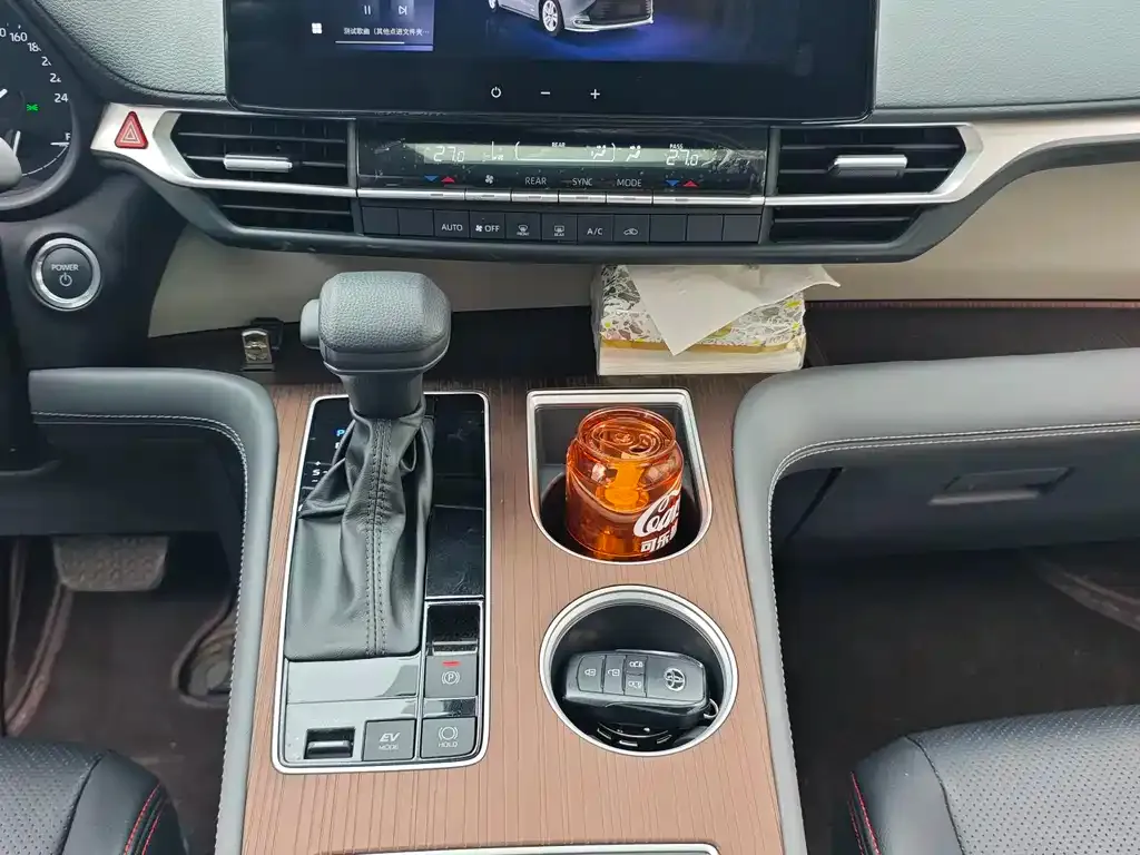 Toyota Sienna 2025 из CN, фото 3