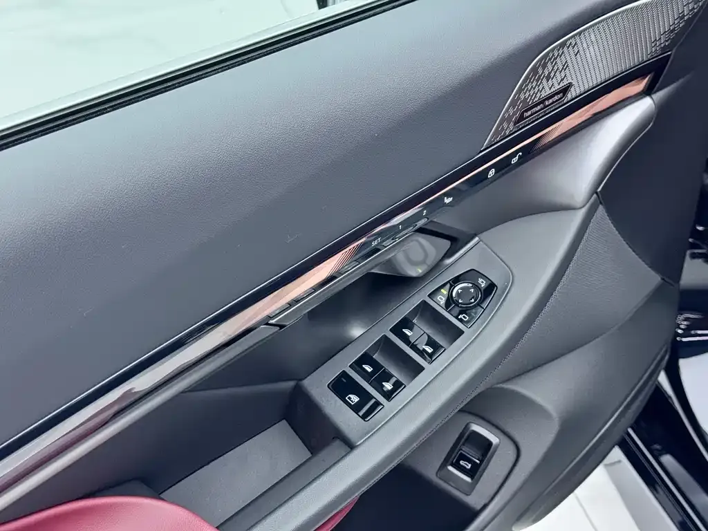 BMW i5 2025 из CN, фото 8