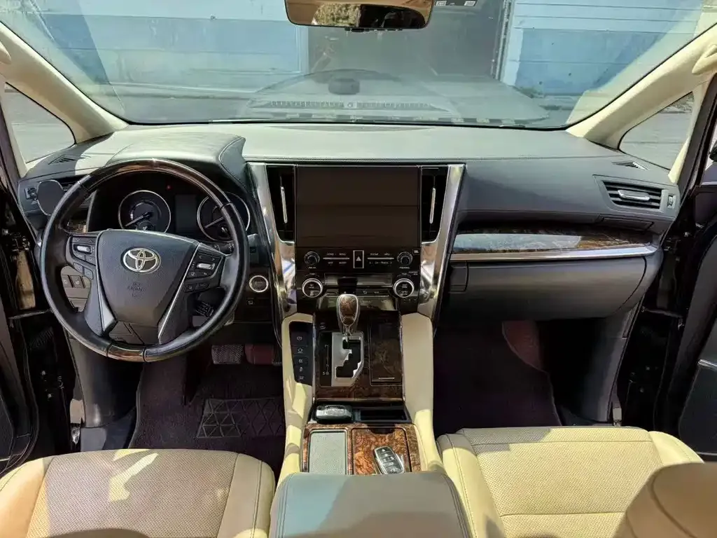 Toyota Alphard 2023 из CN, фото 2