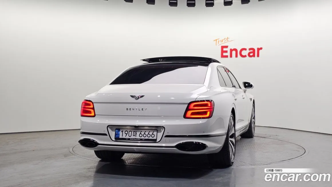 Bentley Flying Spur 2022 из KR, фото 3