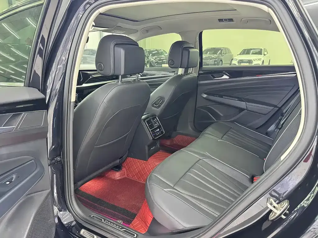 Volkswagen Passat — фото 7