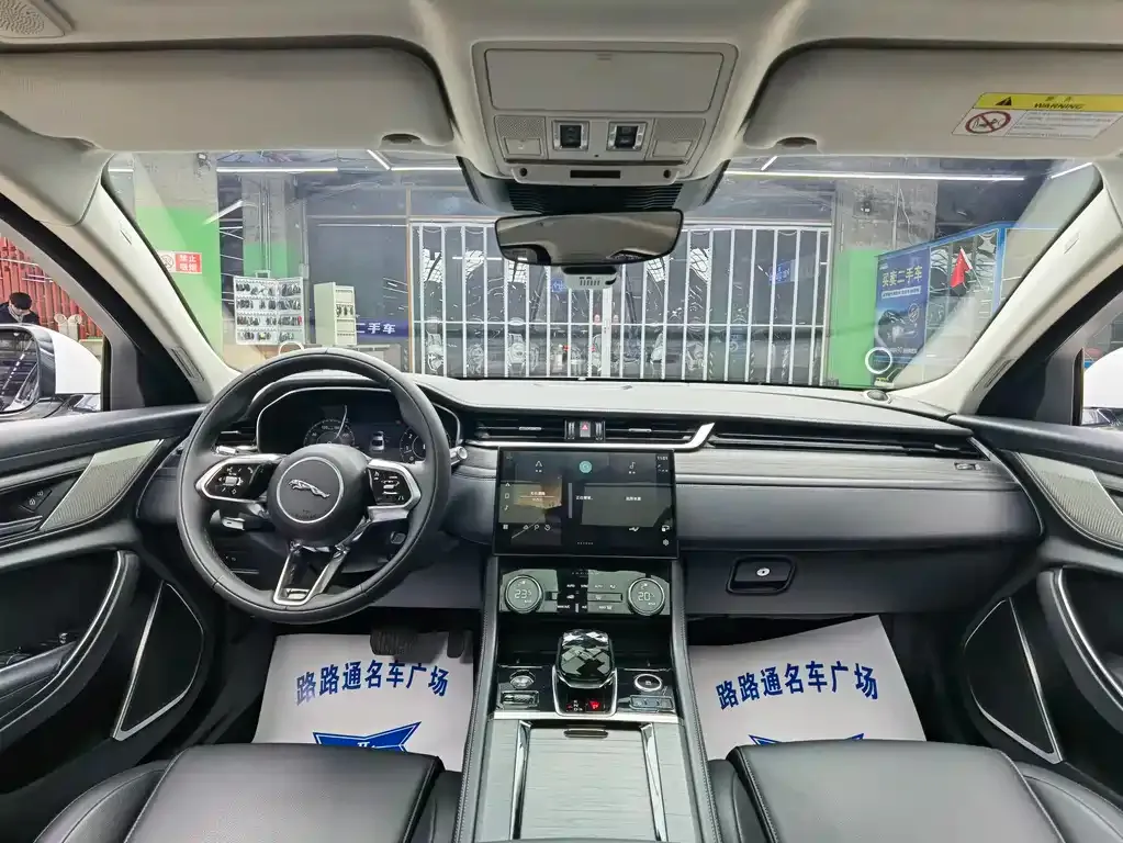 Jaguar XFL 2023 из CN, фото 5