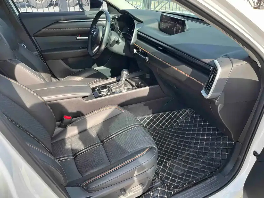 Mazda CX-50 2023 из CN, фото 10