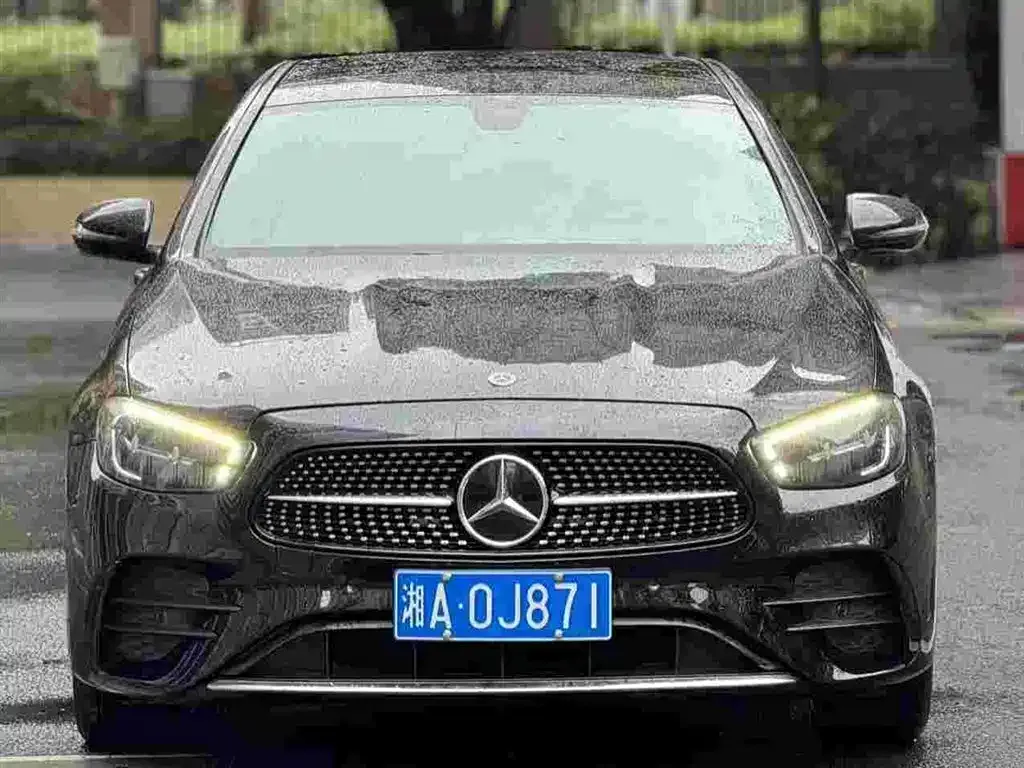 Mercedes-Benz E-Class — фото 1