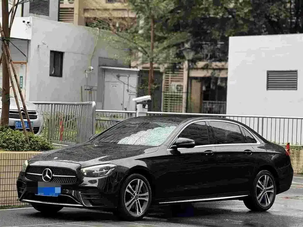 Mercedes-Benz E-Class — фото 5