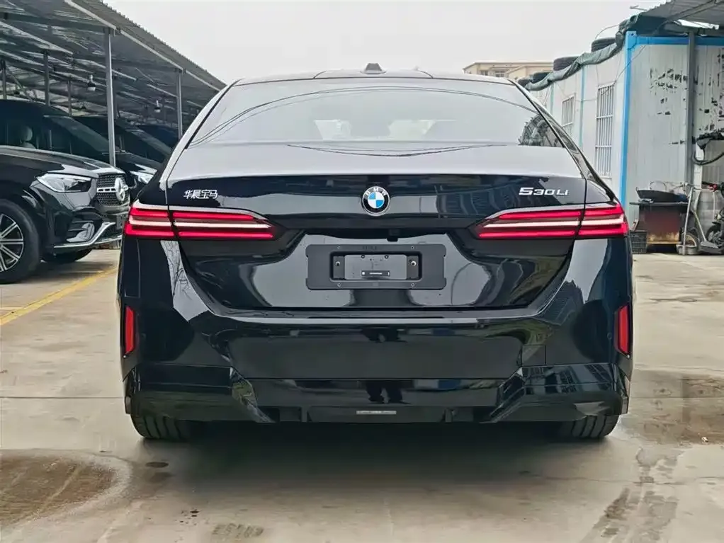 BMW 5 Series — фото 2